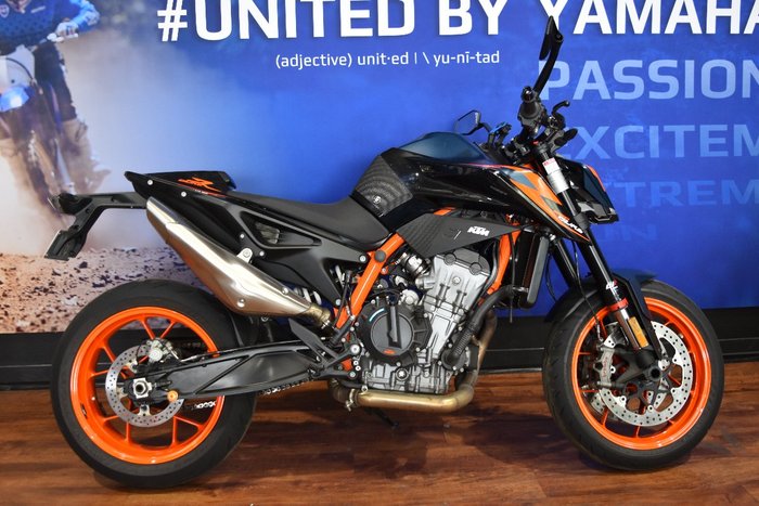 2023 Ktm 890 DUKE R Orange