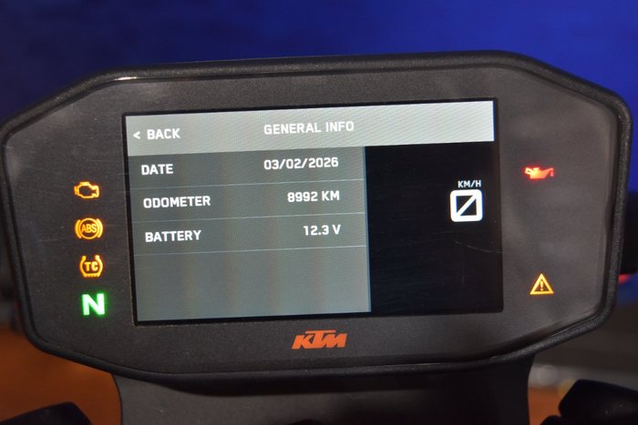 2023 Ktm 890 DUKE R Orange