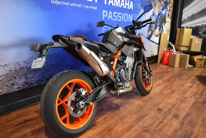 2023 Ktm 890 DUKE R Orange