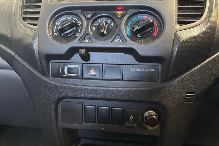 2017 Mitsubishi Triton GLX