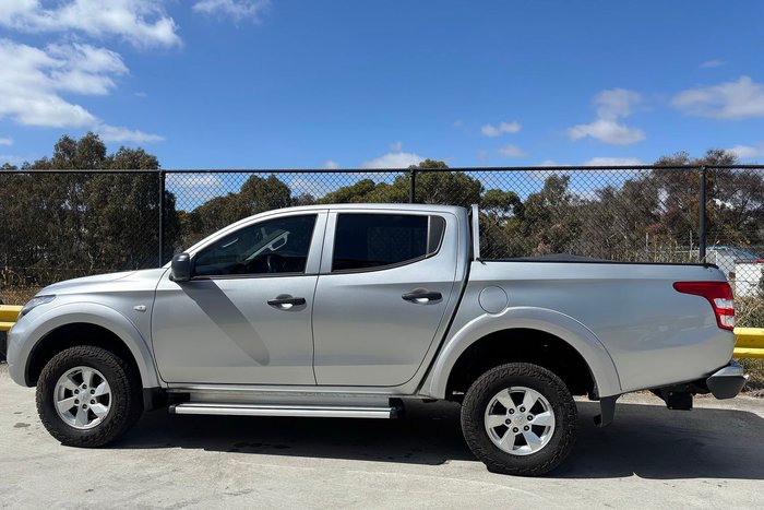2017 Mitsubishi Triton GLX