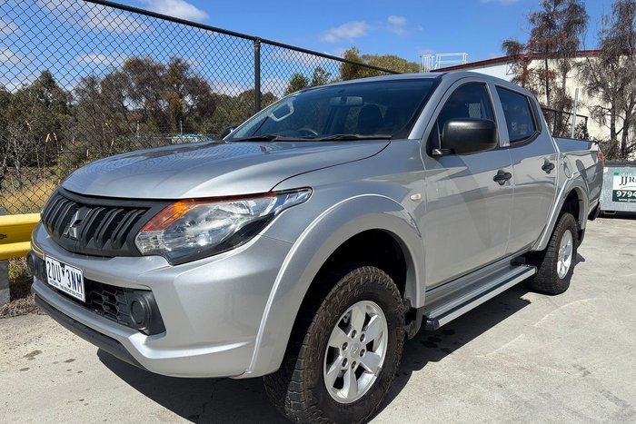 2017 Mitsubishi Triton GLX