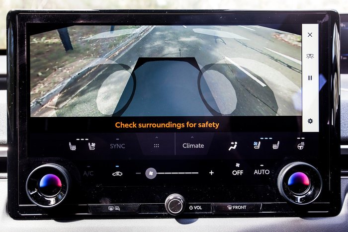 2025 Subaru Solterra AWD Touring