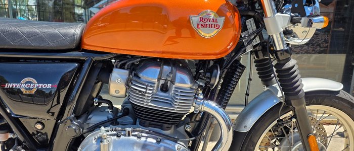 2021 Royal Enfield (see Also Enfiel INTERCEPTOR 650 CLASSIC ORANGE