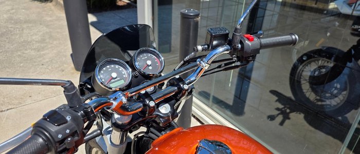 2021 Royal Enfield (see Also Enfiel INTERCEPTOR 650 CLASSIC ORANGE