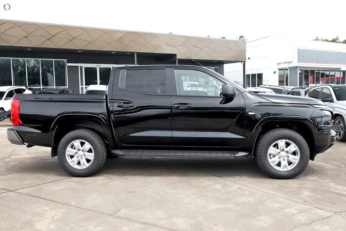 2025 Mitsubishi Triton GLX+