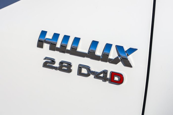 2023 Toyota Hilux SR