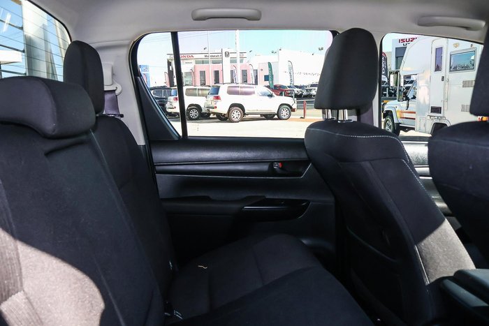 2023 Toyota Hilux SR