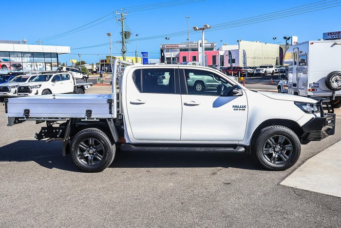 2023 Toyota Hilux SR
