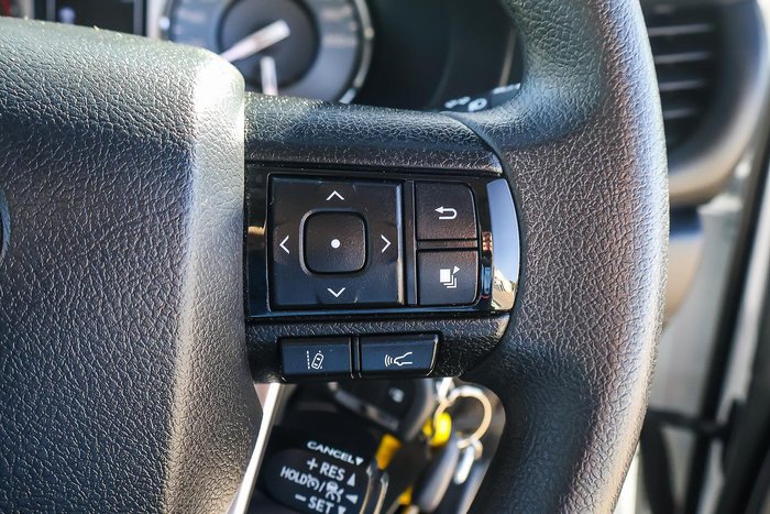 2023 Toyota Hilux SR