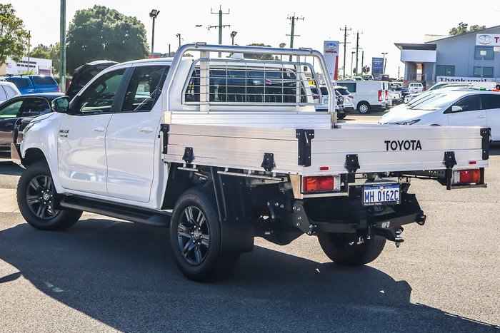 2023 Toyota Hilux SR