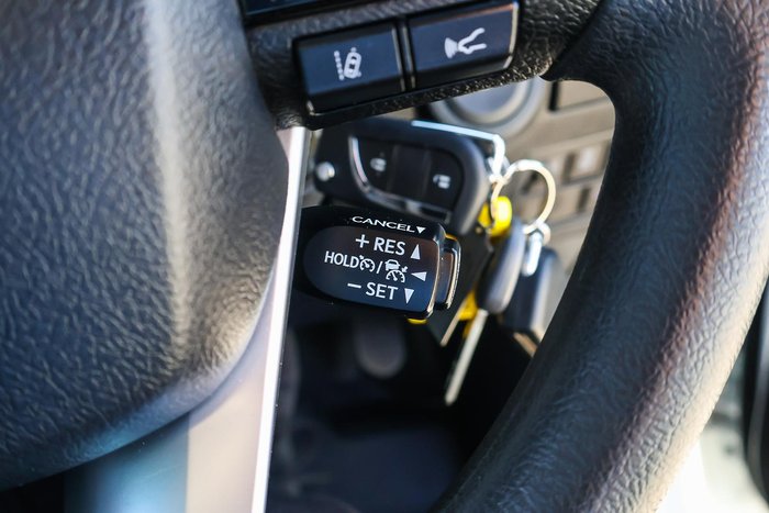 2023 Toyota Hilux SR