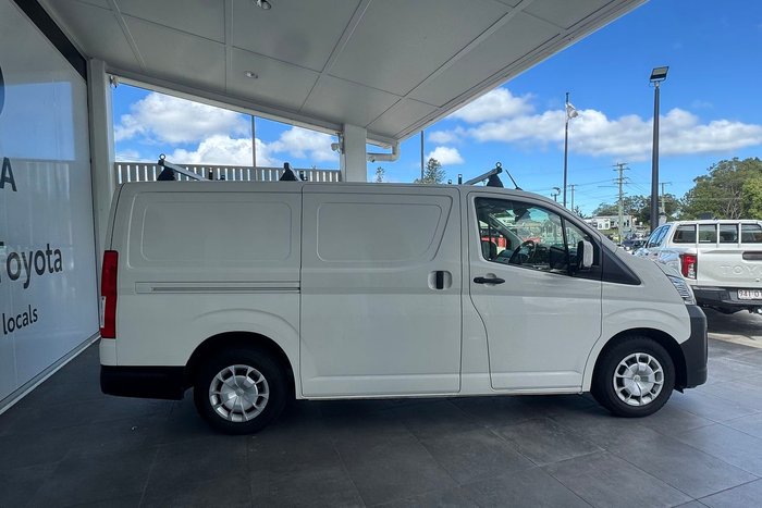 2022 Toyota Hiace