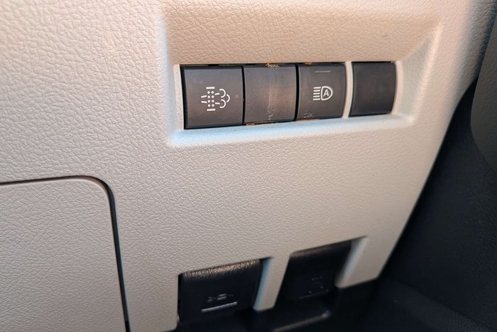 2021 Toyota Hiace Commuter