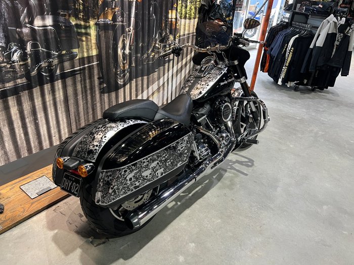 2018 HARLEY-DAVIDSON FLSB SOFTAIL SPORT GLIDE