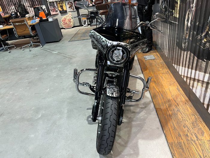 2018 HARLEY-DAVIDSON FLSB SOFTAIL SPORT GLIDE