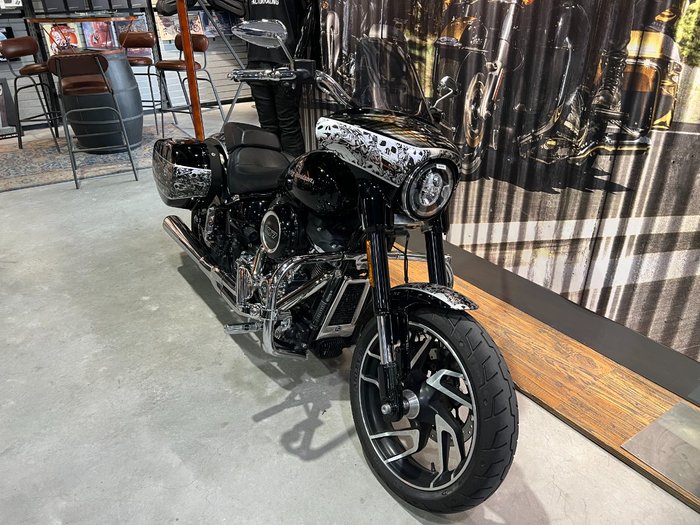 2018 HARLEY-DAVIDSON FLSB SOFTAIL SPORT GLIDE