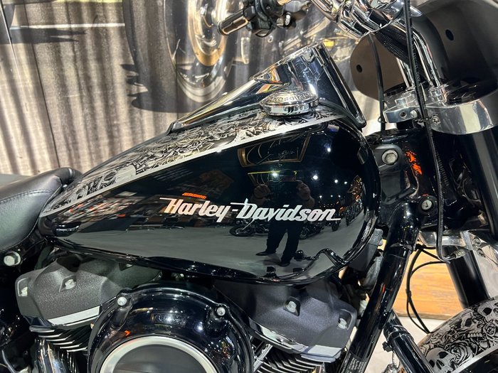 2018 HARLEY-DAVIDSON FLSB SOFTAIL SPORT GLIDE