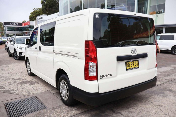 2022 Toyota Hiace
