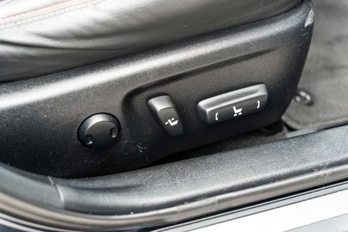 2016 Toyota Camry Atara SX