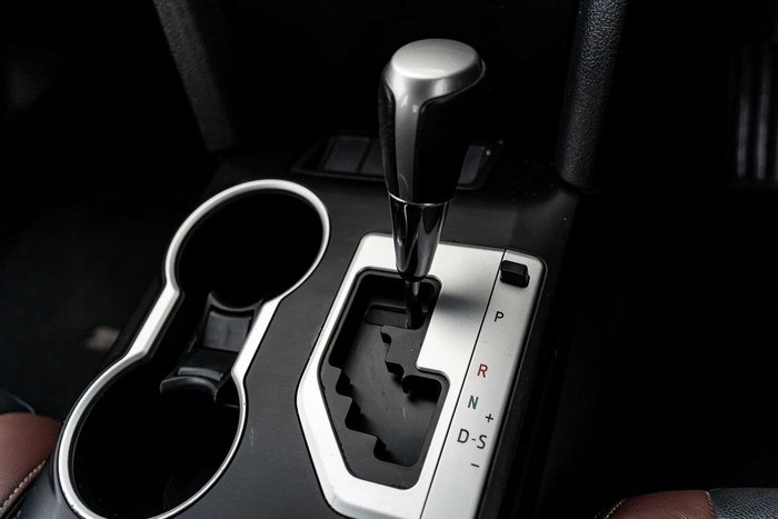 2016 Toyota Camry Atara SX