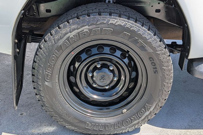 2022 Toyota Hilux SR