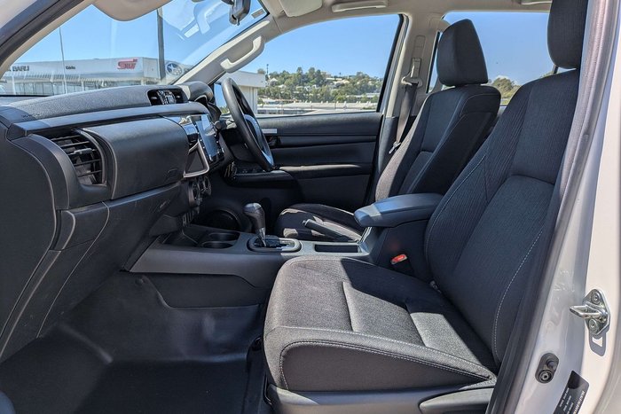 2022 Toyota Hilux SR