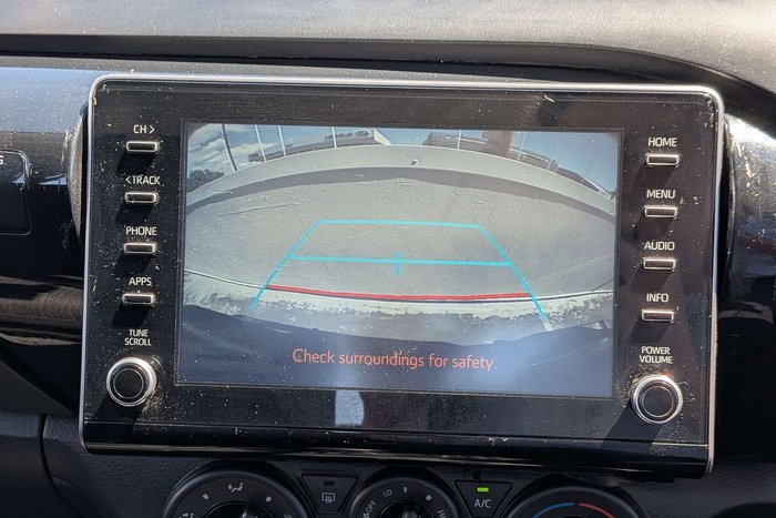 2022 Toyota Hilux SR