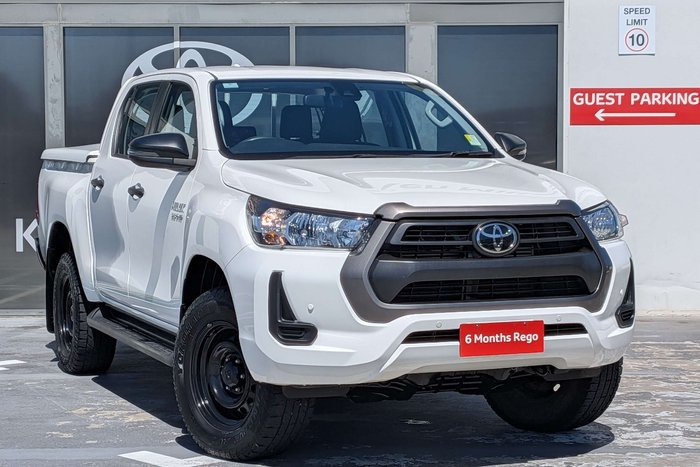 2022 Toyota Hilux SR