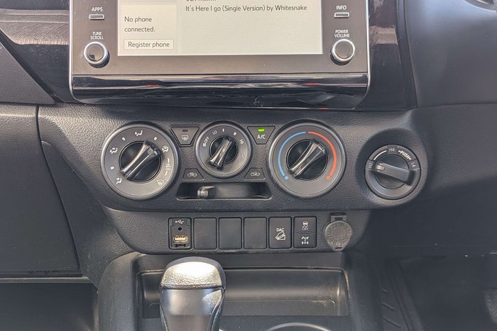 2022 Toyota Hilux SR