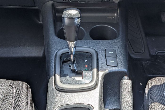 2022 Toyota Hilux SR