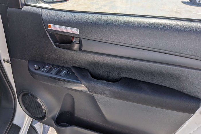 2022 Toyota Hilux SR