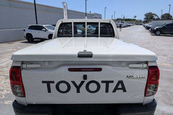 2022 Toyota Hilux SR