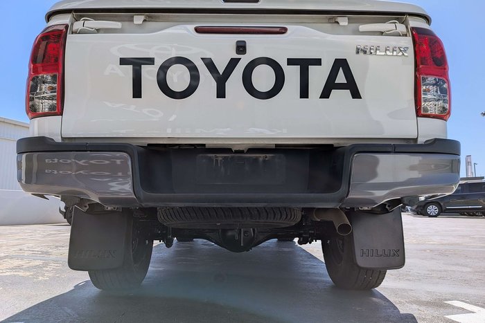 2022 Toyota Hilux SR