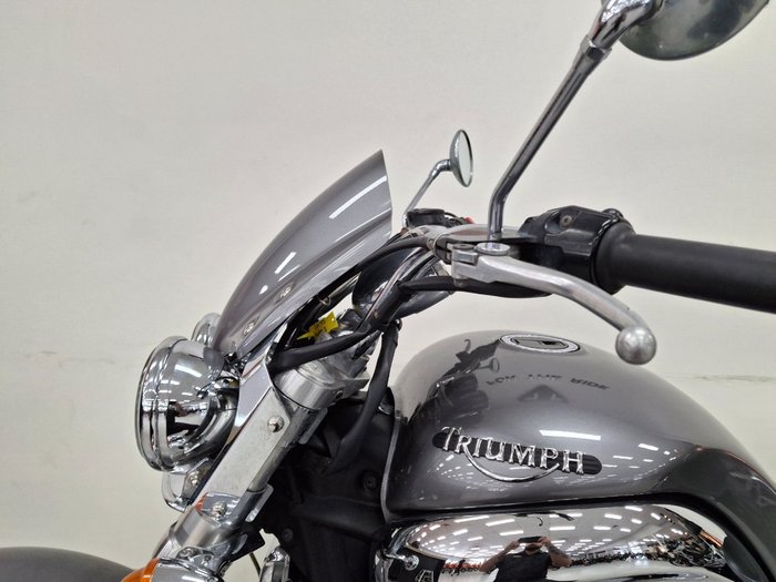 2006 Triumph ROCKET III grey