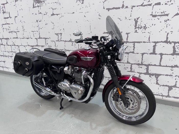 2017 Triumph Bonneville T120 Bonneville Red