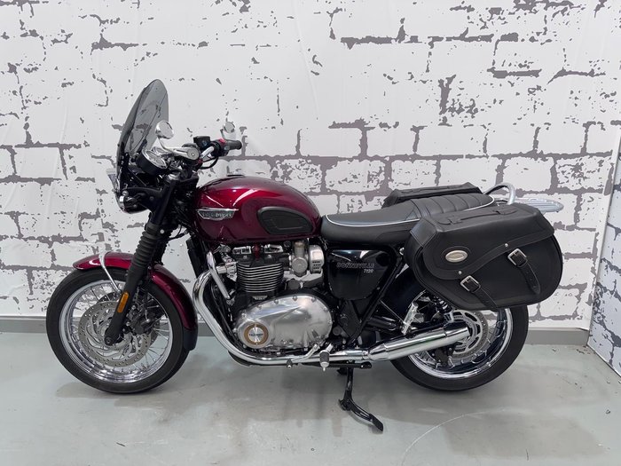 2017 Triumph Bonneville T120 Bonneville Red