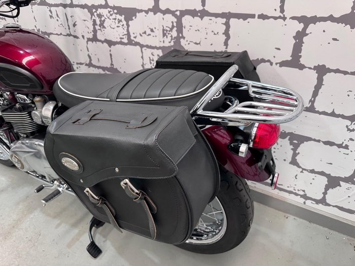 2017 Triumph Bonneville T120 Bonneville Red