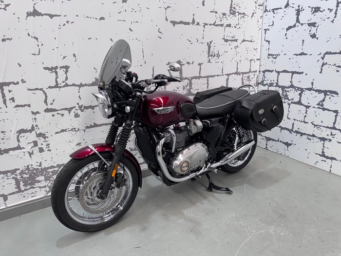 2017 Triumph Bonneville T120 Bonneville Red