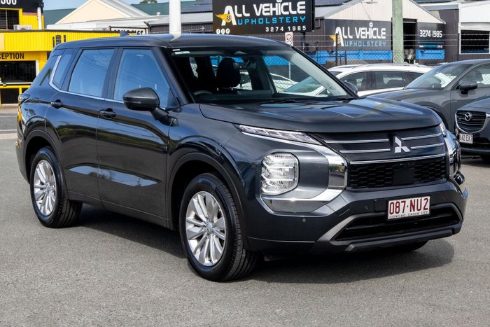 2025 Mitsubishi Outlander ES