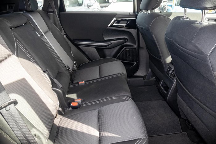 2025 Mitsubishi Outlander ES