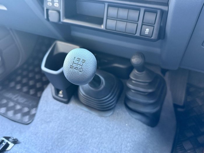 2025 Toyota Landcruiser GXL