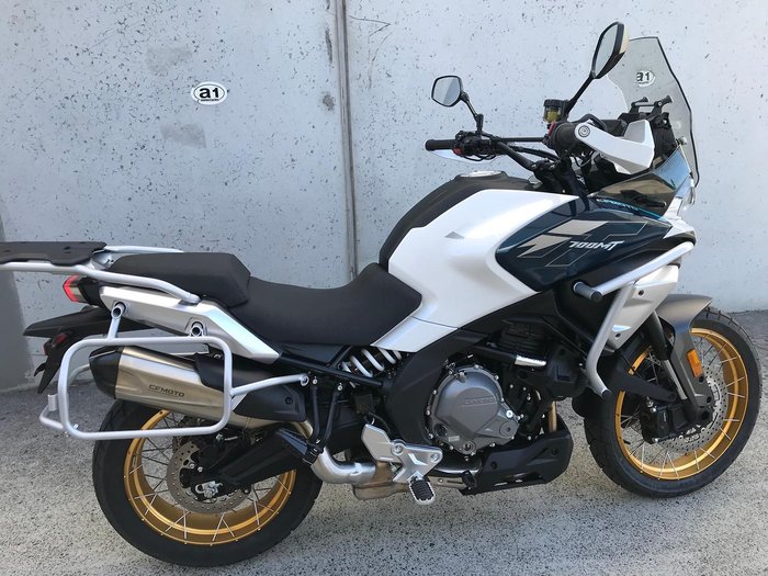 2025 CFMOTO 700MT