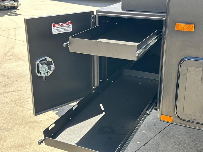 2026 JB Caravans Gator X 17'10 Front Door