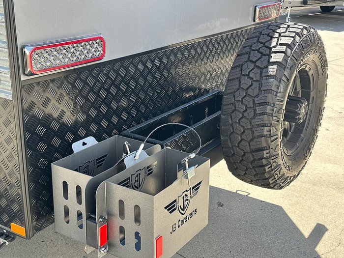 2026 JB Caravans 17'10 Dirt Road Xtreme Rear Door