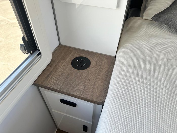 2026 JB Caravans 17'10 Dirt Road Xtreme Rear Door