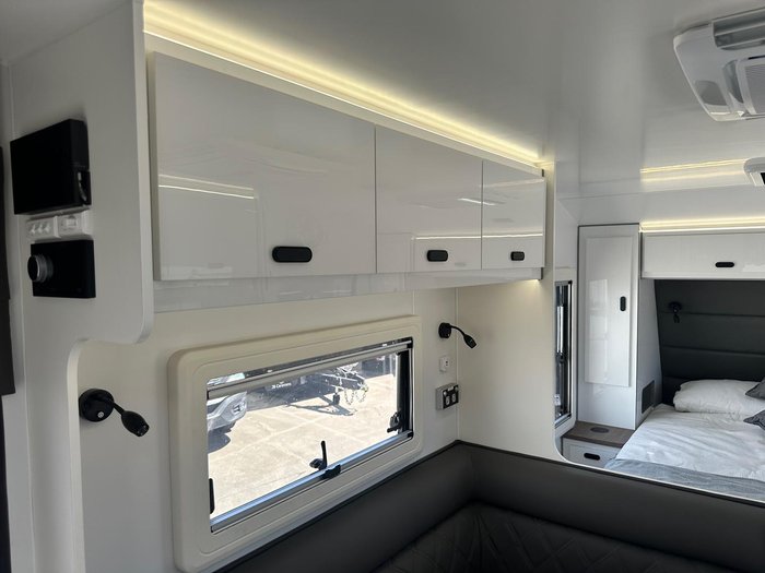 2026 JB Caravans 17'10 Dirt Road Xtreme Rear Door