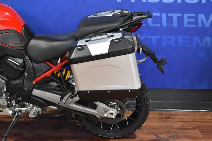 2023 Ducati MULTISTRADA V4 RALLY Red