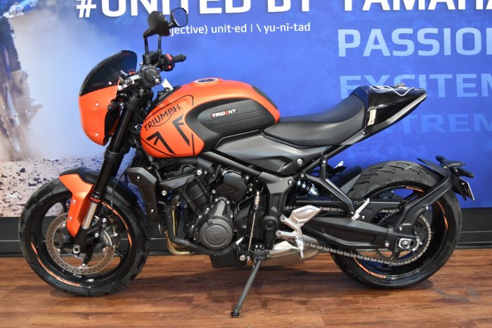 2022 TRIUMPH TRIDENT 660 Orange