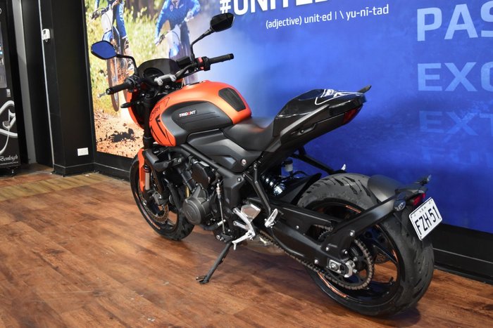 2022 TRIUMPH TRIDENT 660 Orange